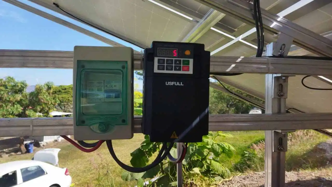 How-Solar-Pump-Inverters-Can-Efficiently-Run-Water-Pumps-Using-Solar-Power