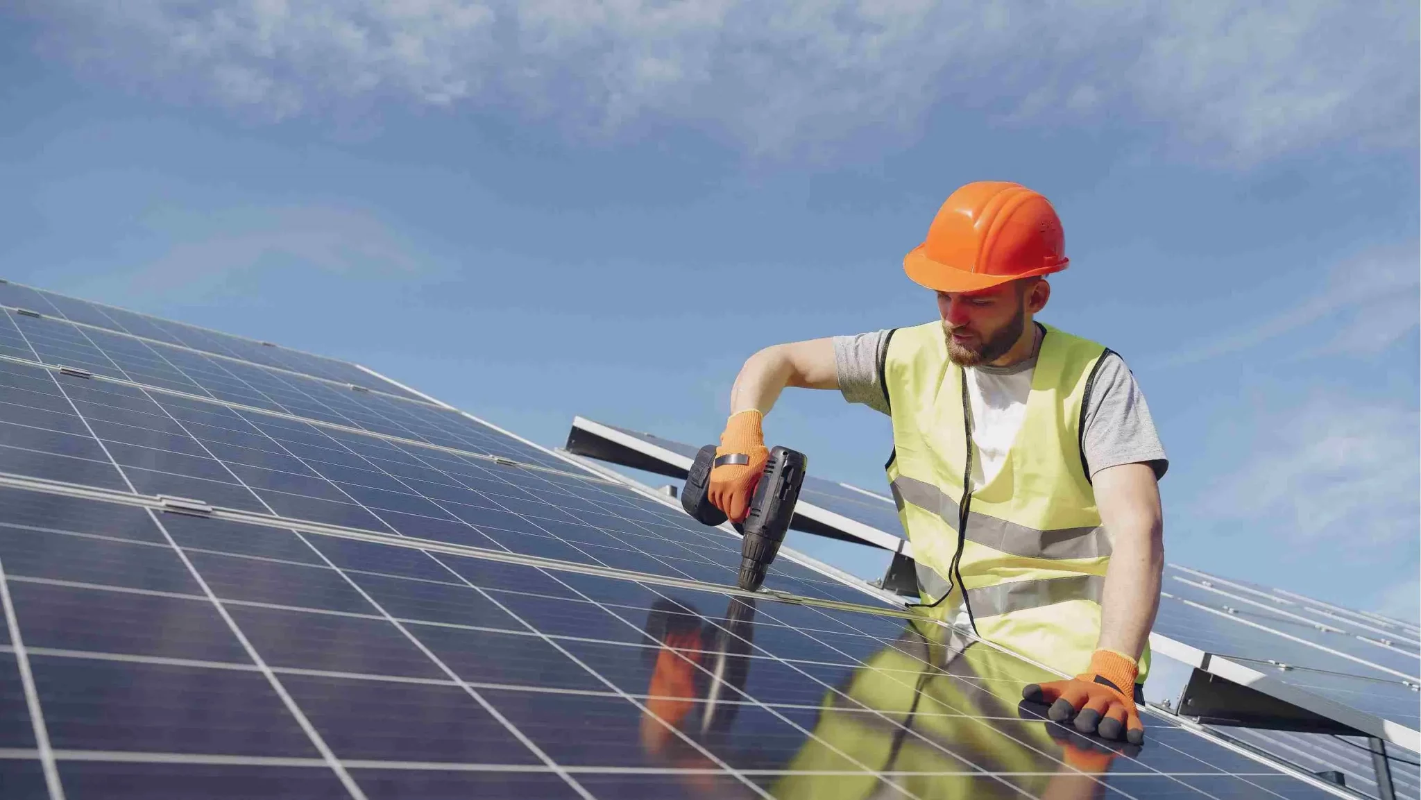 US-Imposes-Up-to-70_-Tariffs-on-Chinese-Solar-Products-and-Lithium-Batteries-Impacts-on-Global-Trade (1)